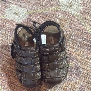 New OshKosh B'gosh Brown memory foam Kids Sandals size 9
